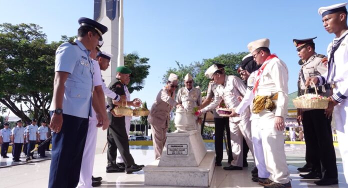 Gubernur Pimpin Upacara Penghormatan Pada Peringatan Hut ke 75 Tentara ALRI 