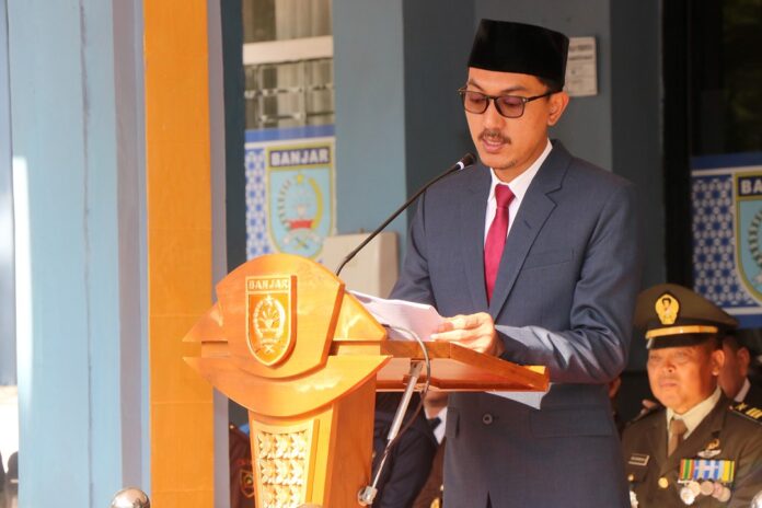 Bupati Pimpin Upacara Harkitnas dan HUT Tentara ALRI 