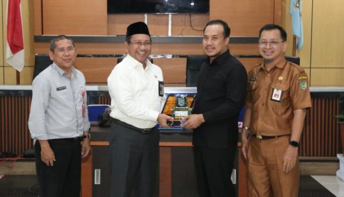 Gali Perda Perusda DPRD Batara Kunjungi Pemkab Banjar