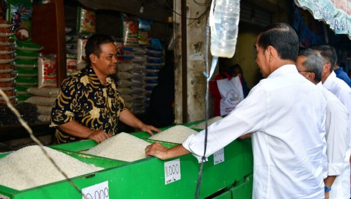 Tinjau Pasar Baru Karawang Presiden Jokowi Harga Baik harga bahan pokok