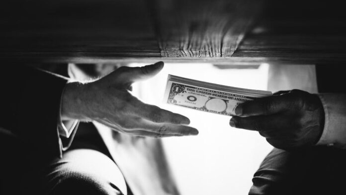 Di Negara Ini Pejabat Makin Susah Korupsi, Warga Bisa Cek Real Time Melalui Ponselnya