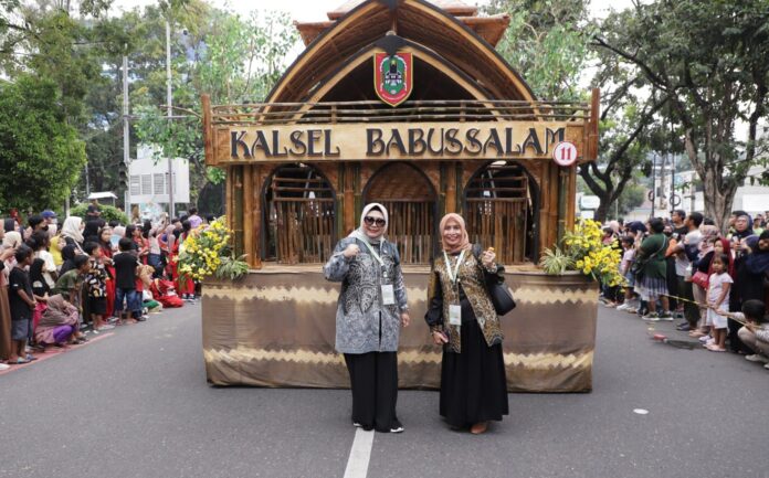 Acil Odah Hadiri Peringatan HUT Dekranas RI ke 44 di Solo