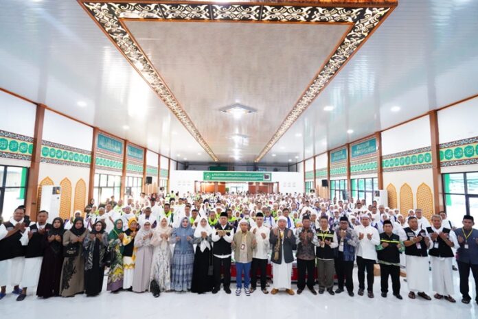 Kloter BDJ 15 Embarkasi Banjarmasin malam ini Kloter BDJ 15 diberangkatkan
