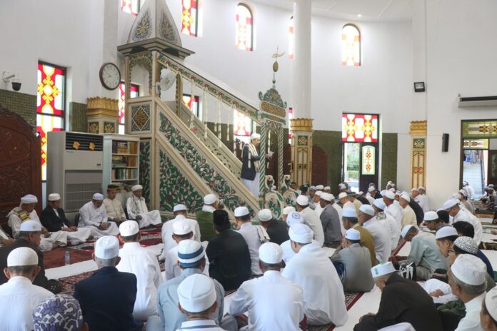 Wabup Banjar Bersama Habaib Shalat Idul Adha di Masjid Al Karomah 