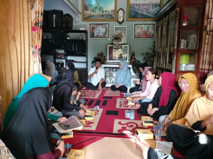 IMG-20240710-WA0004 Silaturahmi Bersama Warga, ELH Terima Keluhan Jalan Rusak