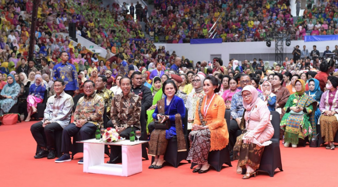 Presiden dan Ibu Iriana Hadiri Peringatan Hari Kebaya Nasional Hari Kebaya Nasional