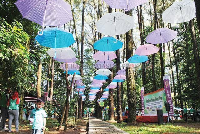 images-12 Sektor Pariwisata Jadi Andalan Pemerintah Dalam Mengentaskan Kemiskinan di Daerah