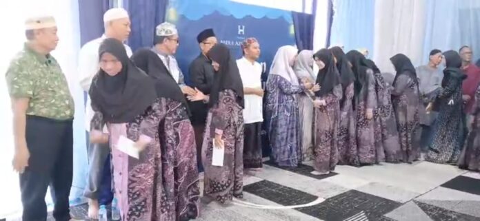 santunan anak yatim 10 Muharram bersama anak yatim