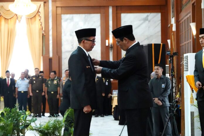 804 ASN Pemprov Kalsel Disematkan Tanda Kehormatan Satyalancana Karya Satya 