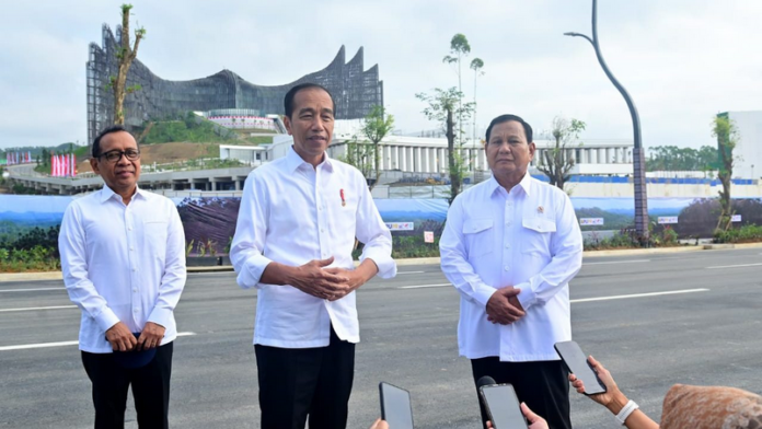 Senin Pagi Presiden Jokowi dan Menhan Prabowo Tinjau Progres Pembangunan IKN pembangunan IKN