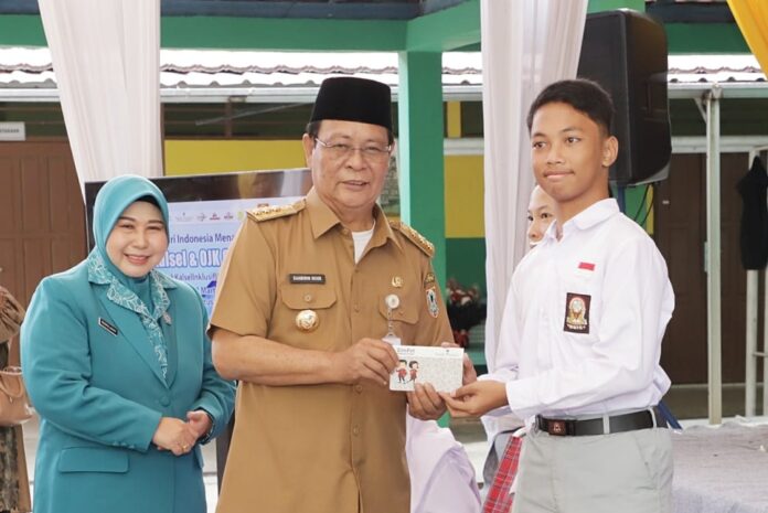 WhatsApp-Image-2024-08-06-at-12.50.40 Pelajar SLBN 2 Martapura Antusias Ikuti Peringatan Hari Indonesia Menabung