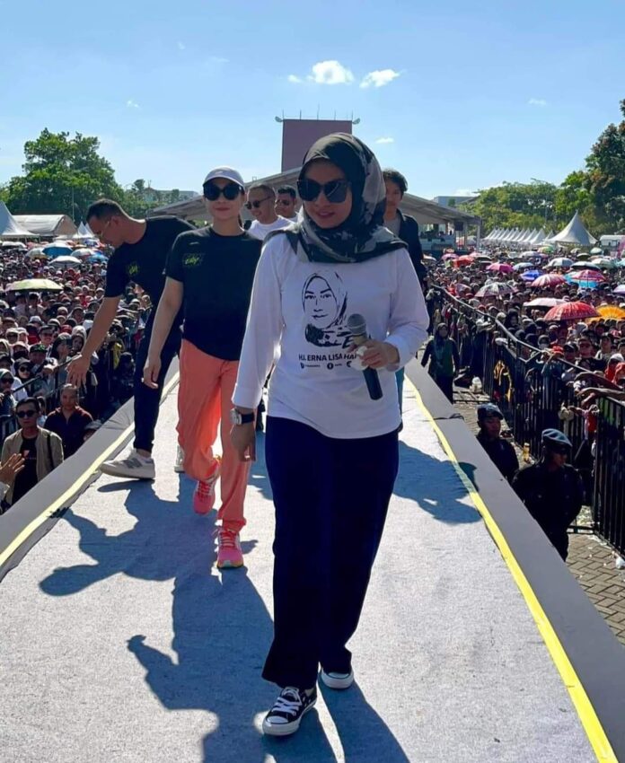 Yunisca Row Situmorang Raih Hadiah Umrah di Fun Walk Kemerdekaan bersama ELH
