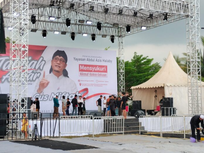 Yayasan Abdul Azis Halaby hadirkan Gus Miftah