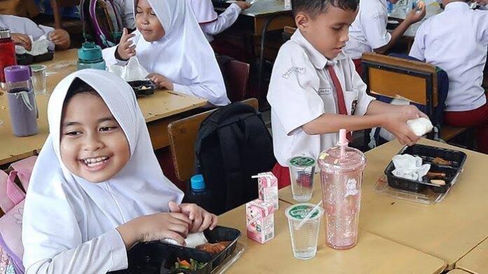 Makan Siang Gratis Akan Tingkatkan Pertumbuhan Ekonomi Sebesar 1,9 Persen
