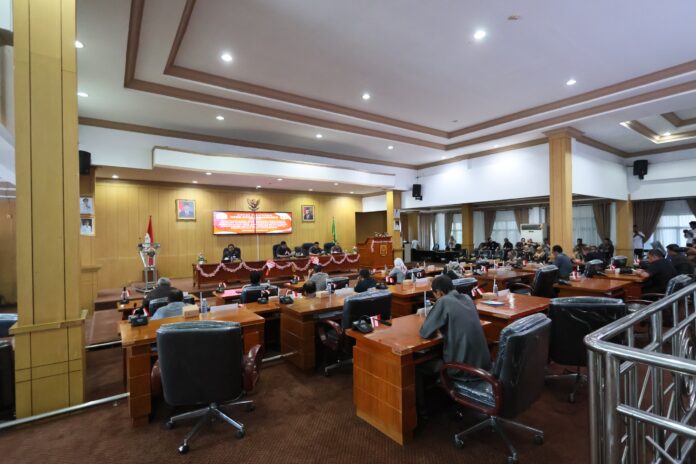 IMG-20240819-WA0006 Raperda Perubahan APBD TA 2024 Disampaikan Pemko Banjarbaru