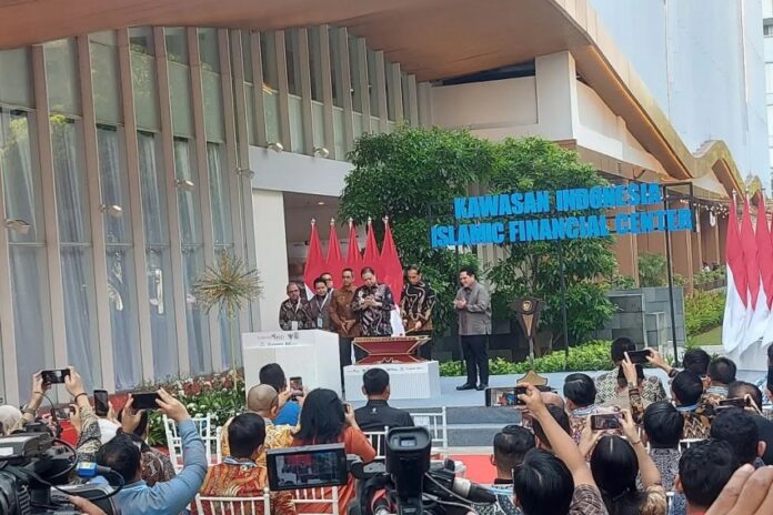 keren-indonesia-punya-islamic-financial-center-diresmikan-jokowi-untuk-pengembangan-ekonomi-syariah-cxo Presiden Jokowi Resmikan Kawasan Islamic Financial Center