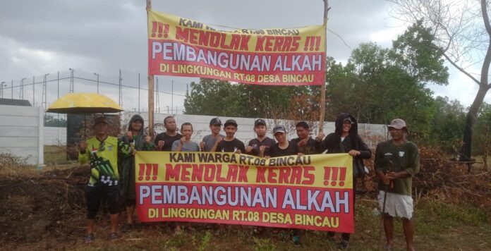 menolak pembangunan alkah pembangunan Alkah