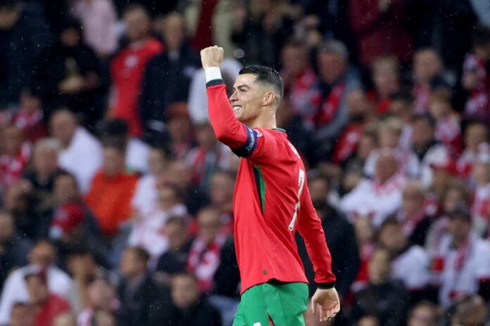 Portugal vs Polandai Ronaldo merayakan kemenangan usai laga Portugal vs Polandia