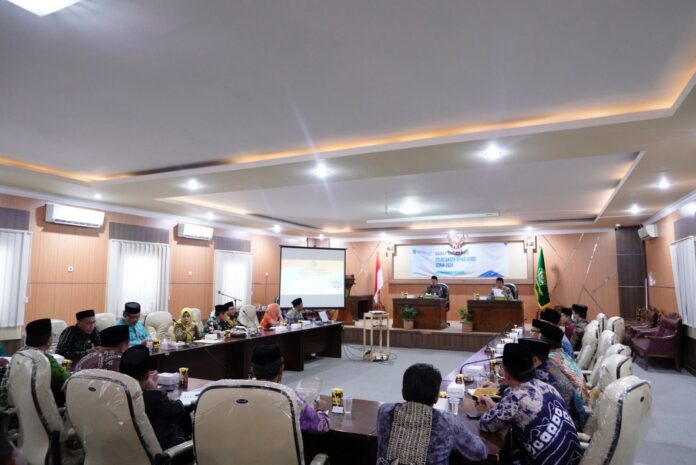 berhenti saat azan berkumandang azan