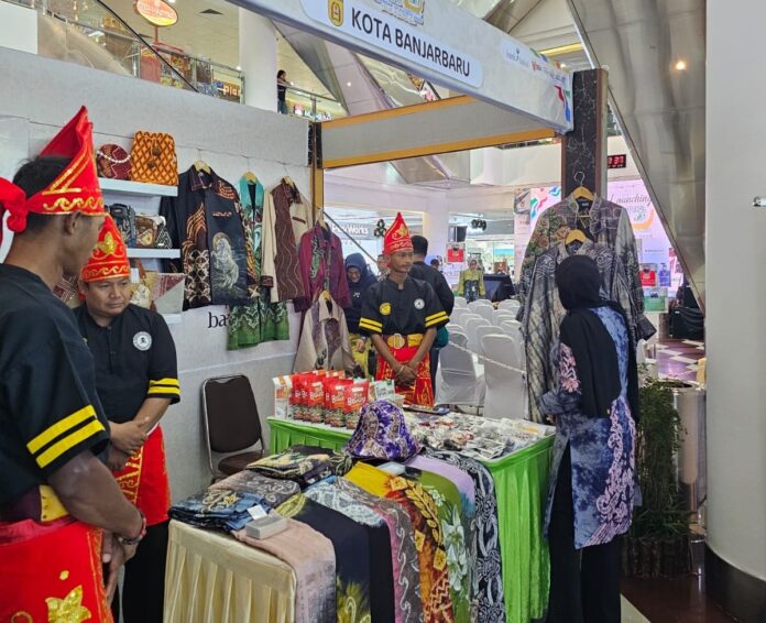 d0da86a6-d506-4c2e-ab7e-607d448fa153 bunda nunung beli sasirangan di coe kalsel 2025