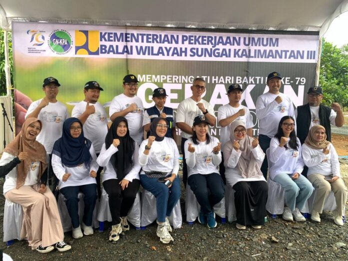 Peringatan Hari Bakti PU ke 79, BWS Kalimantan III Kementerian PU RI Tanam Pohon