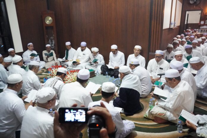 jamaah haul Guru Padang