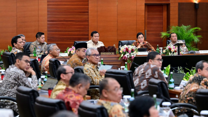 Presiden Prabowo PPN 12% tahun 2025Hanya Barang dan Jasa Mewah tahun 2025 PPN naik