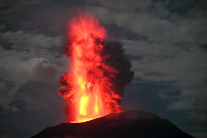 gunung ibu erupsi Gunung Ibu