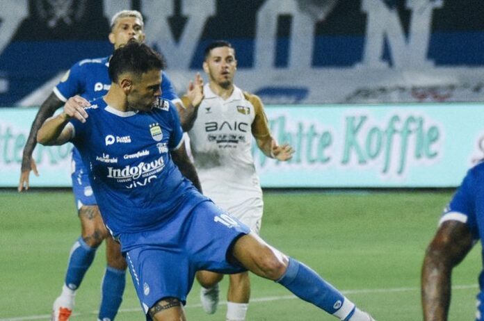 img_2169jpeg-20250117081040 Rekor 19 Laga Tanpa Kekalahan Persib Bandung Pecah, Kalah dari Dewa United 0-2