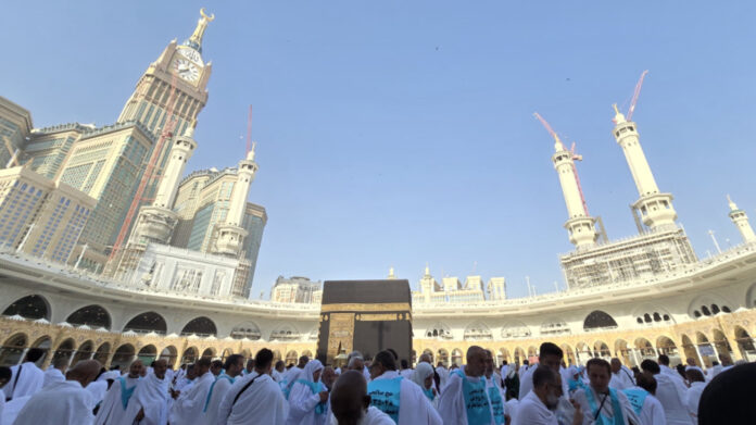jemaah melakukan pengisian kuotahaji khusus pengisian kuota haji khusus