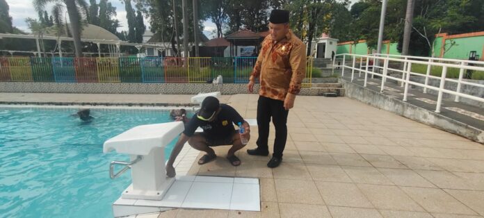 Tegas, Ketua DPRD Banjarbaru Minta Pekerjaan Rehabilitasi Kolam Renang Idaman Tahap Pertama Dituntaskan