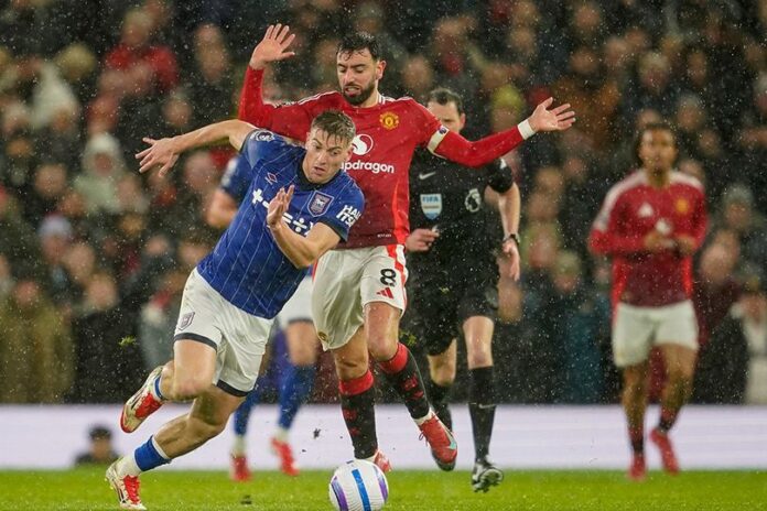 library_upload_21_2025_02_996x664_man-united-vs-ipswic_51bf737 Man Utd vs Ipswich Skor 3-2, The Red Devils Naik Peringkat