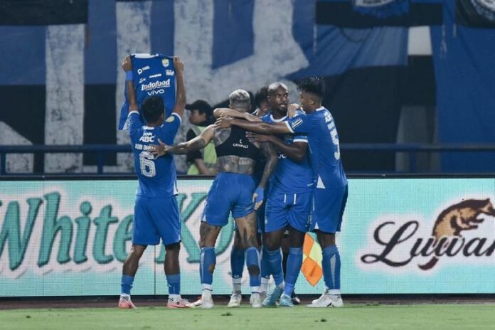 library_upload_21_2025_02_996x664_persib_0fd6834 Persib Kokoh di Puncak Klasemen Usai Kalahkan PSM Makassar