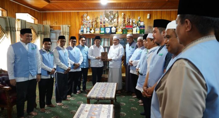 Hasnuryadi Berikan Bantuan Berbuka Puasa Untuk Masjid Raya Sabilal Muhtadin 