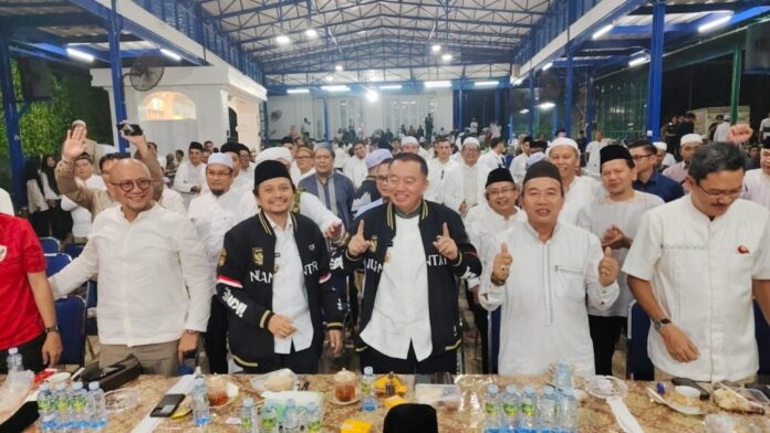 Sorak Gembira Muhidin-Hasnur Saat Nobar Timnas Indonesia vs Bahrain