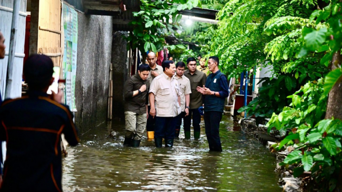 Presiden Prabowo Tinjau Warga Terdampak Banjir hingga buka puasa bersama warga di Bekasi sekaligus buka puasa bersama warga