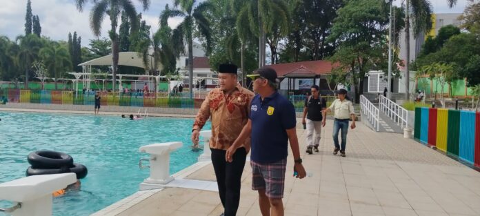 kolam renang idaman