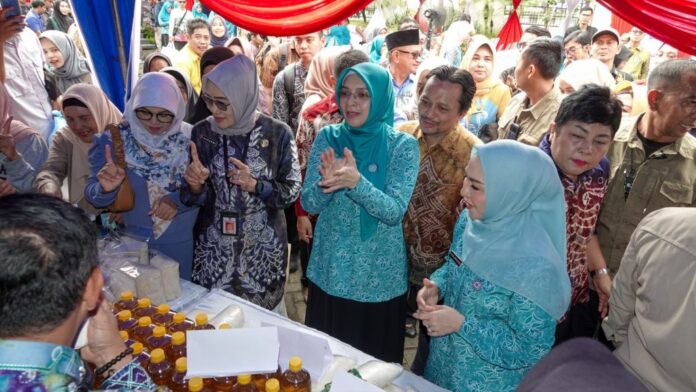 img-20250320-wa01231087897909441746610-1024x577 Sediakan Kebutuhan Pokok, Pasar Murah Pemprov Diserbu Warga