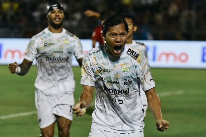 Persib Bandung vs Semen Padang, Maung Bandung Menang 4-1