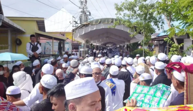 Puluhan-Ribu-Jemaah-Hadiri-Puncak-Pelaksanaan-Haul-ke-218-Datu-Kalampayan dukung kelancaran pelaksaan haul