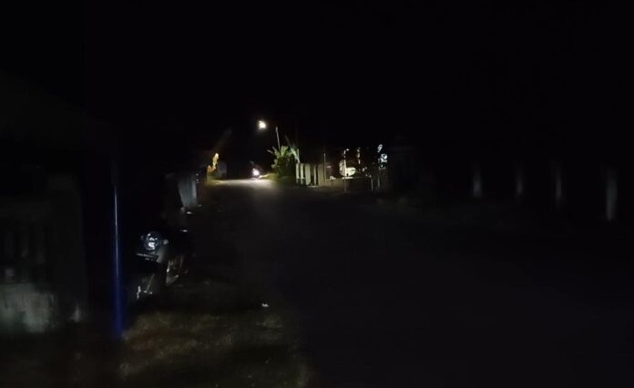 Desa Kelampayan Tengah malam hari