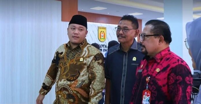 WhatsApp Image 2025-04-22 at 16.42.39 ketua dprd hadiri persemian kantor baru disdukcapil banjarbaru.