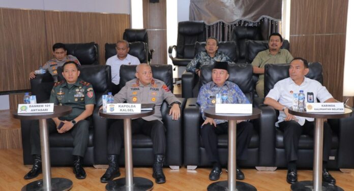 gubernur rakor bersama menko polhukam