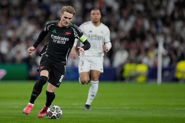 library_upload_21_2025_04_645x430_real-madrid-vs-arsen_7a86e69 Arsenal Permalukan Real Madrid, The Gunners Menang 2-1