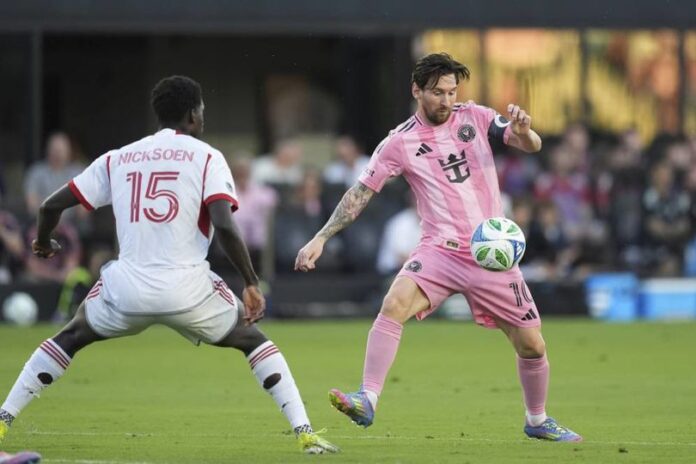 library_upload_21_2025_04_996x664_messi-13_254c74d Inter Miami Ditahan Imbang Toronto FC, Skor 1-1