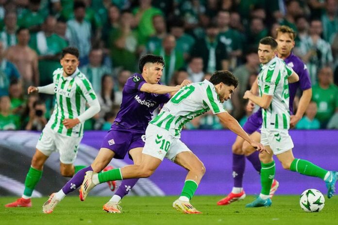 library_upload_21_2025_05_996x664_real-betis-vs-fioren_ab974ec Meladeni Fiorentina, Real Betis Menang Tipis Dengan Skor 2-1