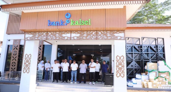 Bank kalsel kenalkan kantor baru