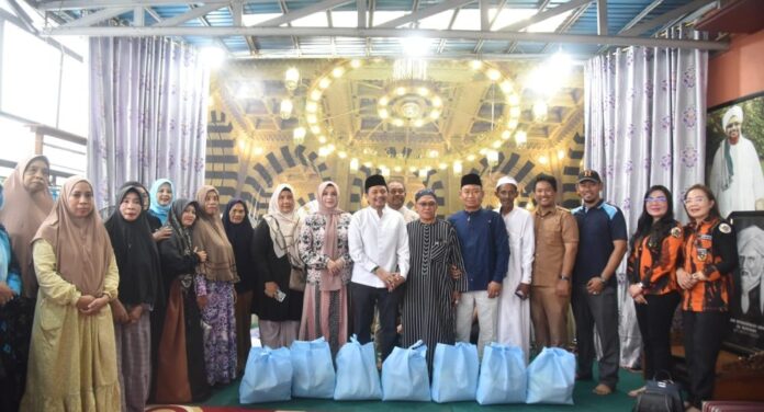 WhatsApp-Image-2025-06-03-at-20.42.28-1-1000x540 Wagub kalsel serahkan bantuan untuk kaum dhuafa