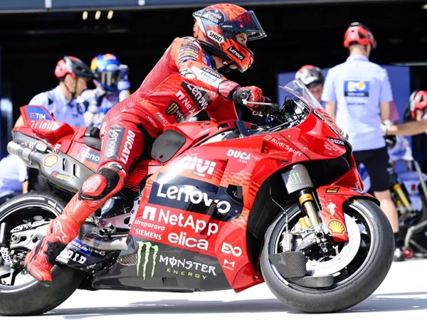 hasil-sprint-race-motogp-aragon-marc-marquez-asapi-sang-adik (1) Marc Marquez Menangkan Sprint Race MotoGP Aragon