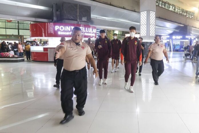 library_upload_21_2025_06_996x664_kedatangan-timnas-ch_f4f049a Timnas China Tiba di Indonesia, Diperkuat 25 Pemain